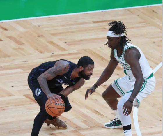 开云体育下载网址-防到欧文19中6+正负值第1！绿军挖来霍勒迪真香