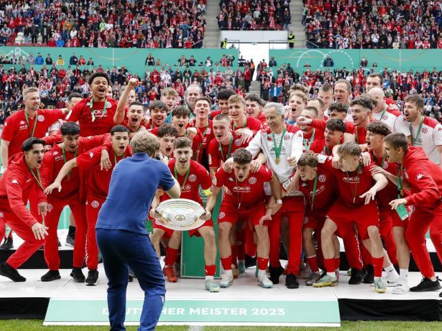 1709191943115096958.jpg 美因茨与拜仁创造历史!德甲靠U19队捍卫欧战荣誉