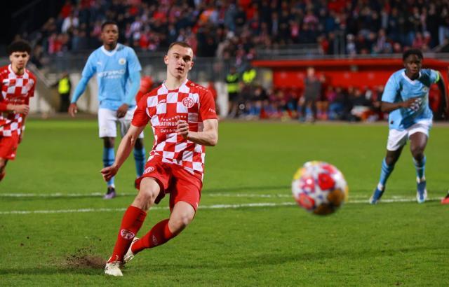 1709191895464019459.jpg 美因茨与拜仁创造历史!德甲靠U19队捍卫欧战荣誉