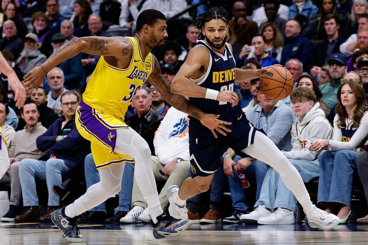 开云体育下载官网-不用退役！詹姆斯造大逆转！东契奇38+13+10打爆掘金，斯玛特救主