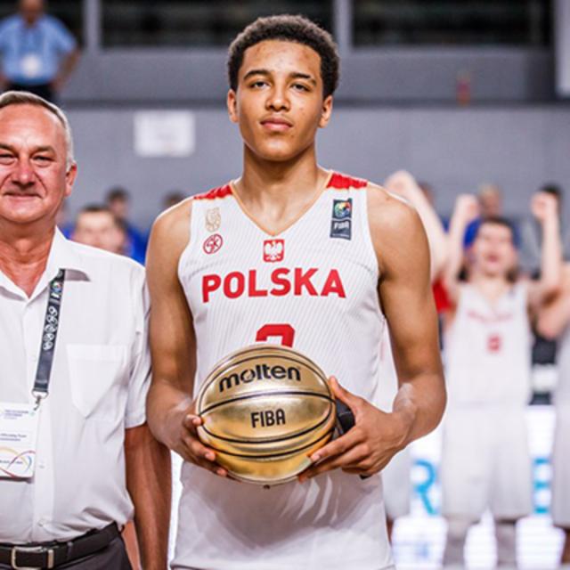 1656226129561090170.png 开云体育下载网页版-【人物】发色醒目的马刺10号 索汉凭什么俘获圣城?