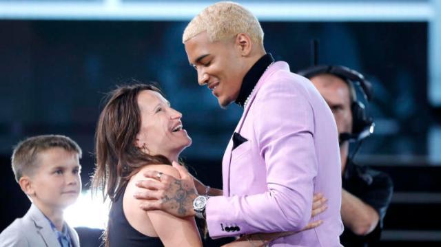 1656226487318074896.jpg 开云体育下载网页版-【人物】发色醒目的马刺10号 索汉凭什么俘获圣城?