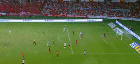 开云体育下载网页版-南通队2-1苏州队斩获9连胜，郭凯楠、金成民破门，纪振勇送礼