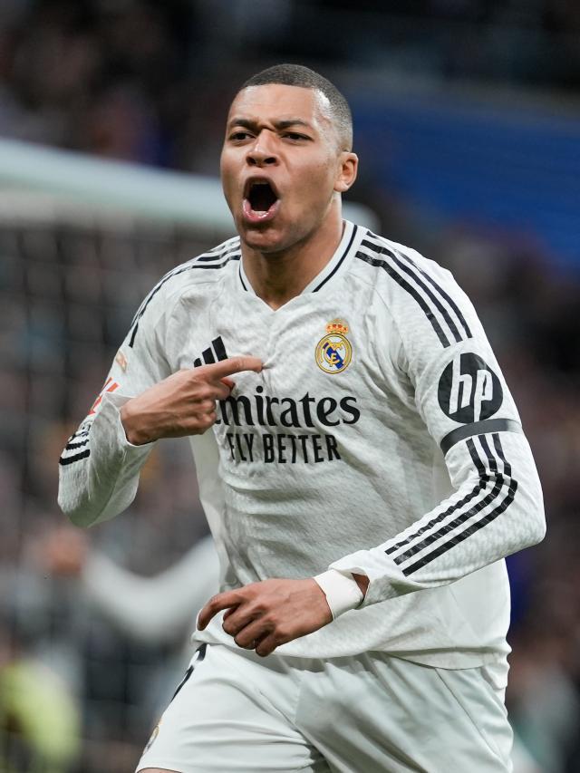 开云体育下载网页版-【现场】巨星闪光后开启省电模式 皇马低功耗险胜