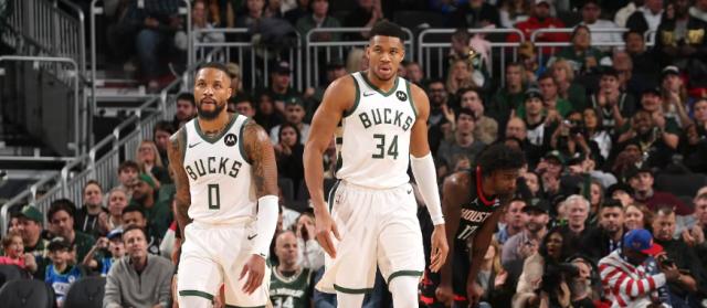 开云体育下载-【观点】季中赛冠军？双星带队？雄鹿争冠如痴人说梦