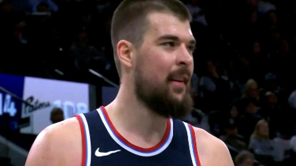 开云体育下载网页版-卡登42分快船战胜湖人，东契奇32分湖人防守一塌糊涂