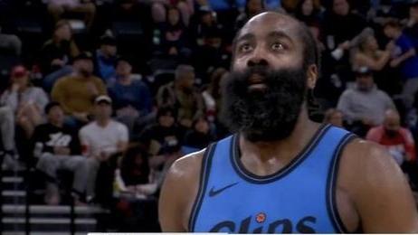 开云体育下载网页版-卡登42分快船战胜湖人，东契奇32分湖人防守一塌糊涂