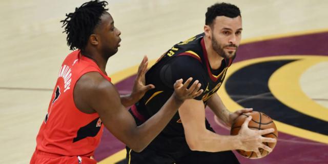 开云体育下载APP-利拉德苦思格林而不得 开拓者为他找来追梦替身