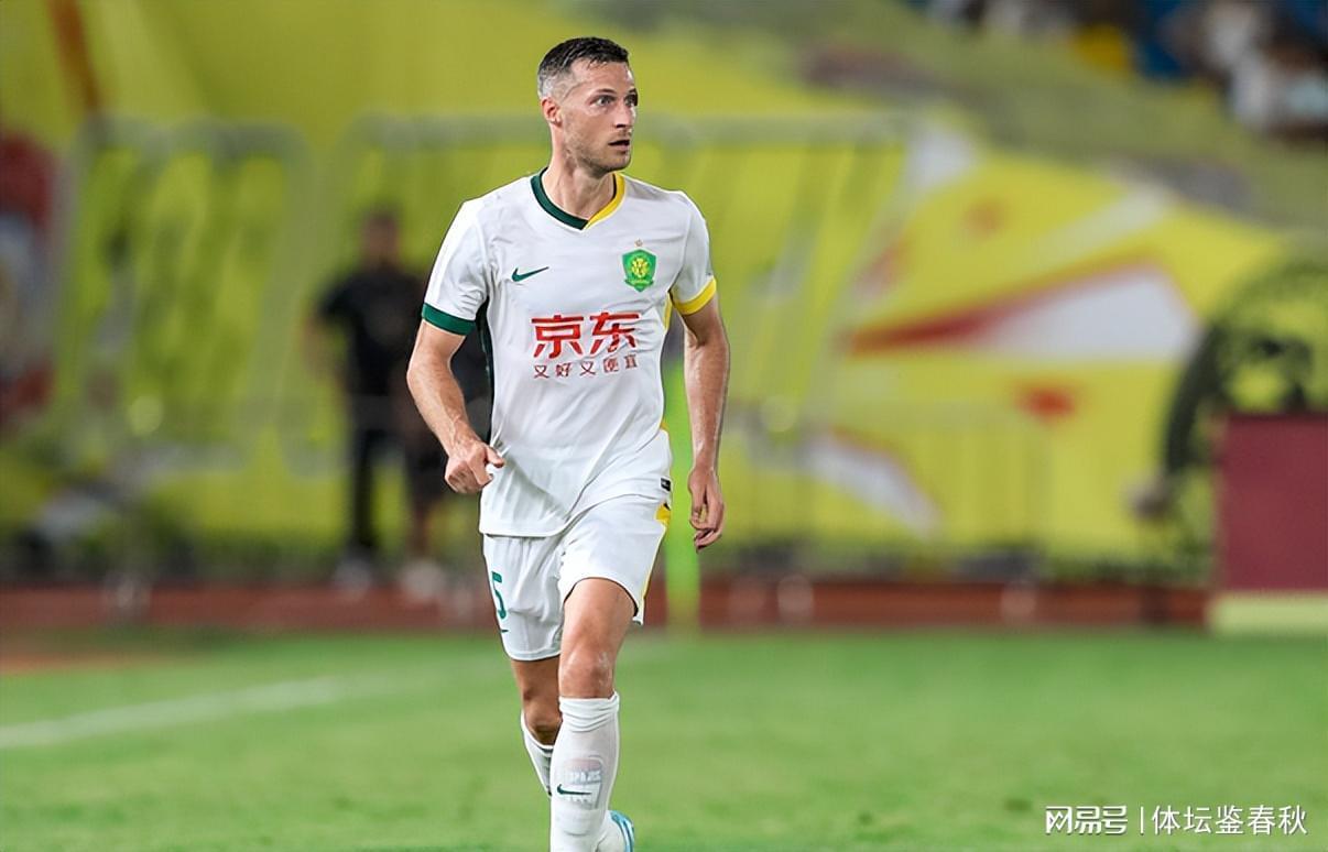 开云体育下载APP-拒绝离队！国安欲解约外援中卫遭拒，到底是谁给俱乐部留下大坑？