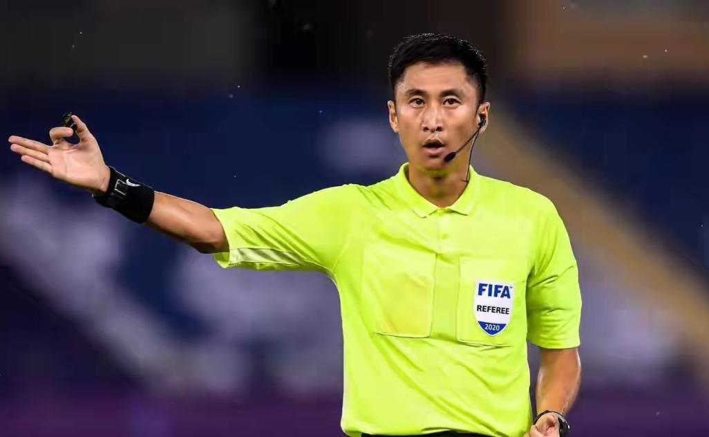 开云体育下载-马宁归国！或执法京鲁战，泰山球迷有点慌，一数据显示国安必败