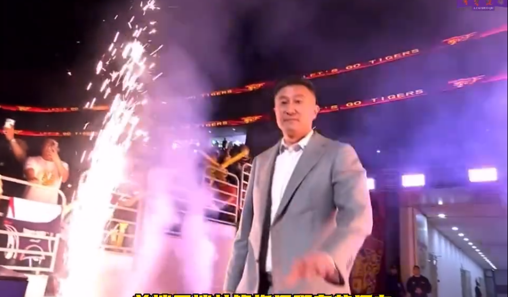 开云体育下载APP-杨鸣力挺杜锋:4个月前他还是全运冠军 达不到球迷预期马上喊下课